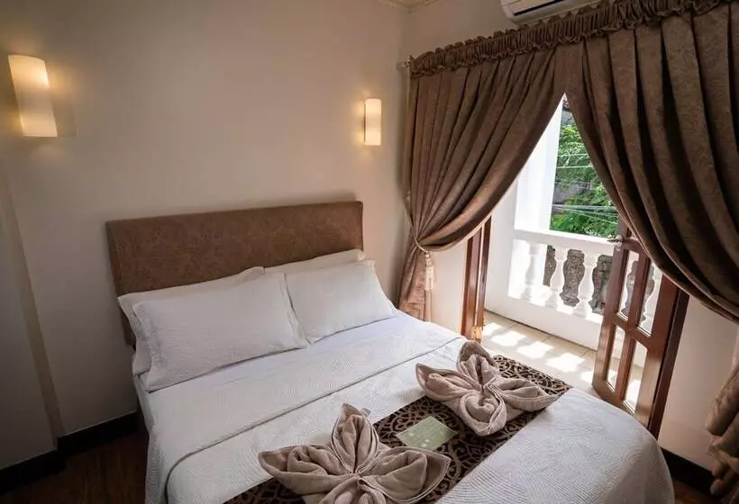 West Loch Park Hotel Vigan