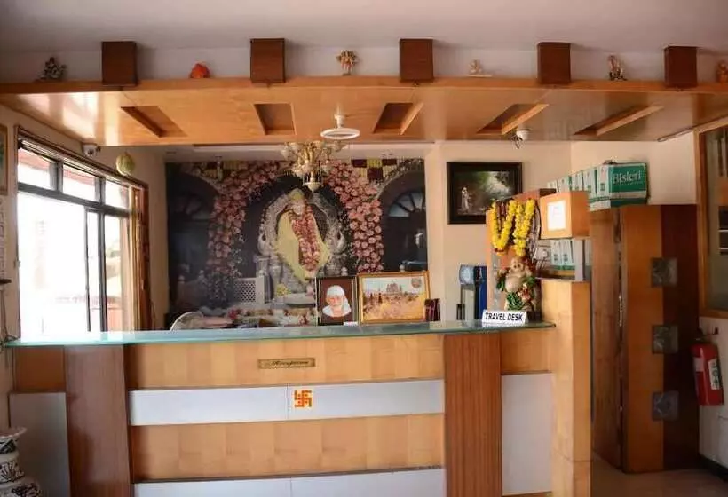 ホテル Sai Varsha