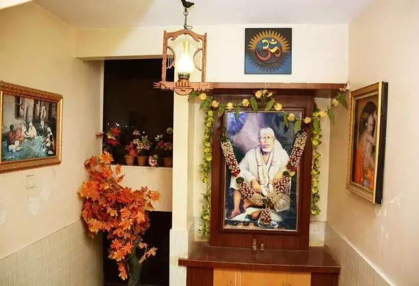 ホテル Sai Varsha