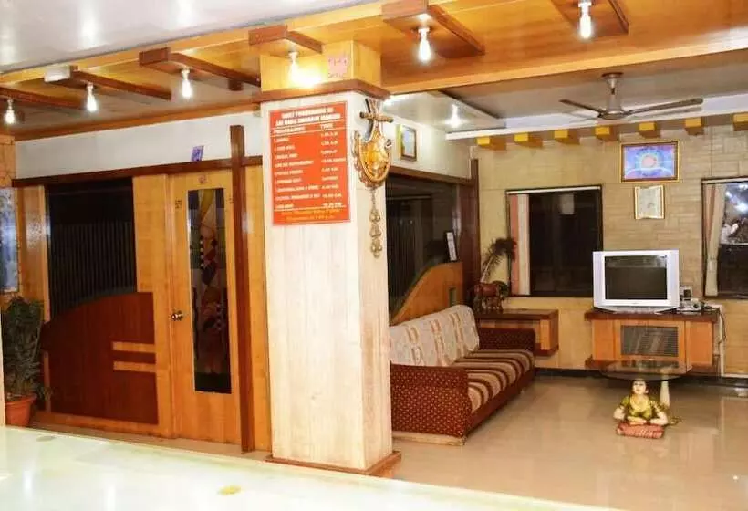 ホテル Sai Varsha