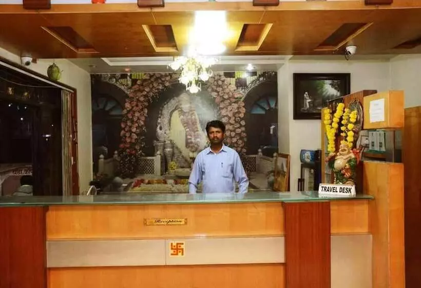 ホテル Sai Varsha