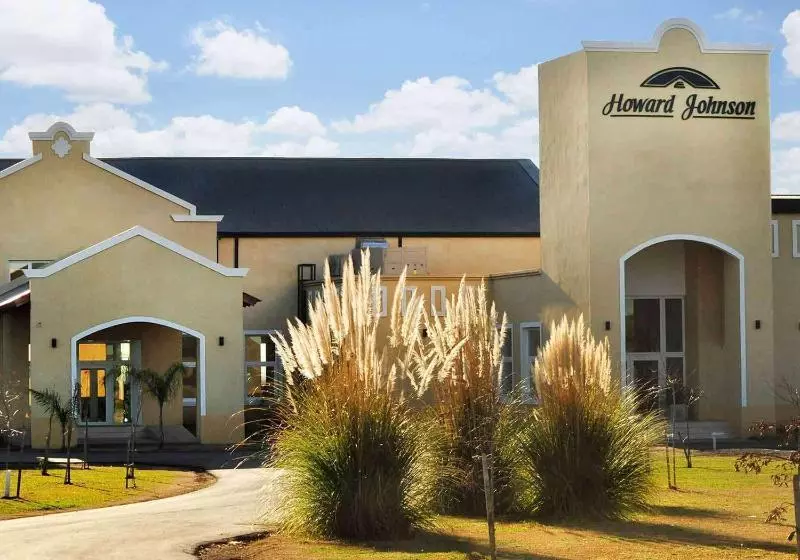 Hotelli Howard Johnson By Wyndham Pergamino