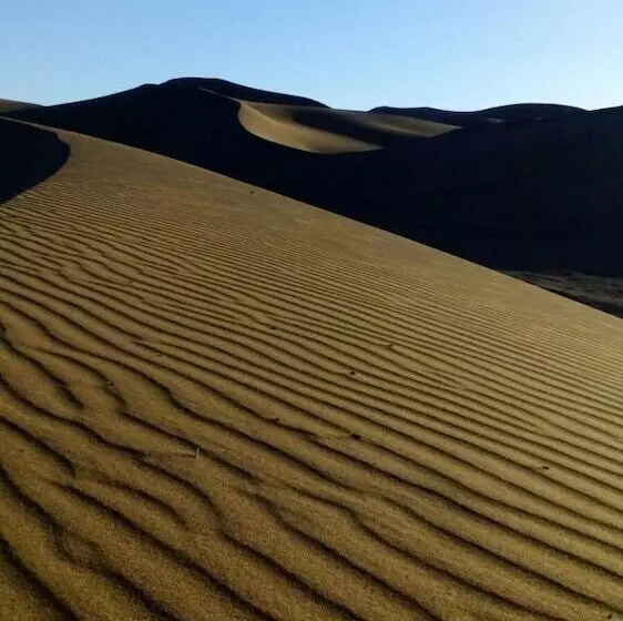 تختخواب و صبحانه Karim Sahara