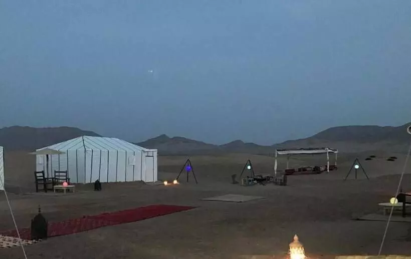 تختخواب و صبحانه Karim Sahara