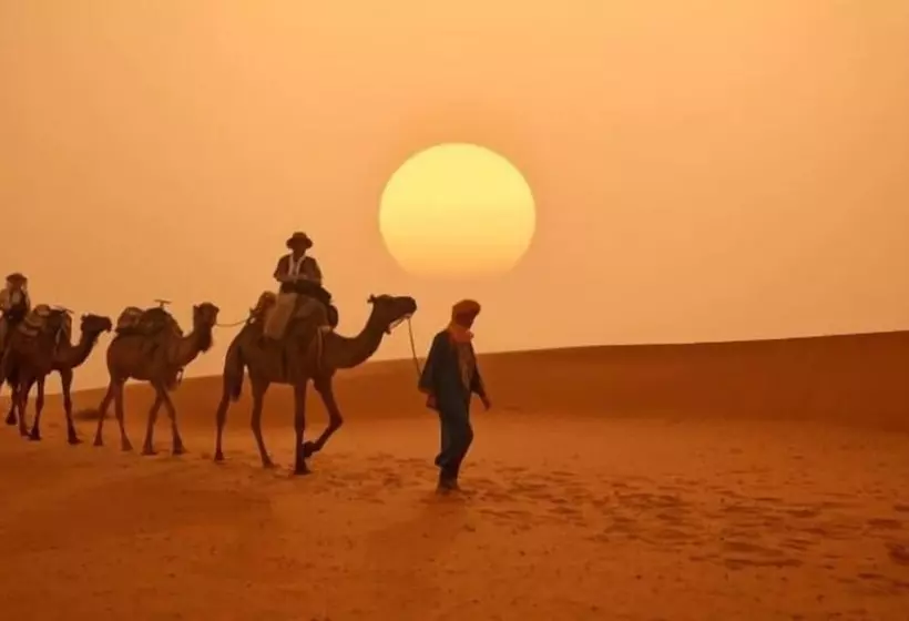 تختخواب و صبحانه Karim Sahara