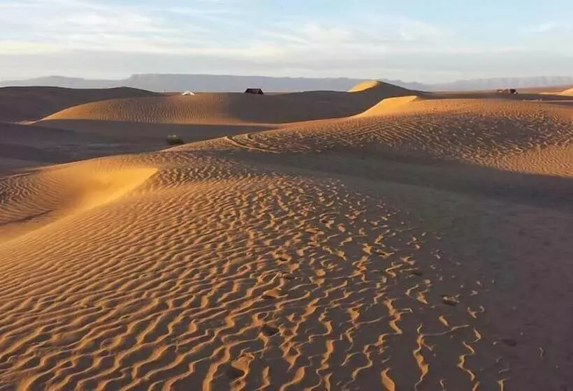 تختخواب و صبحانه Karim Sahara