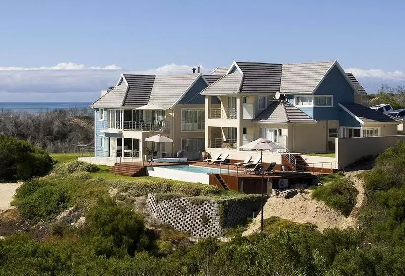 Aamiaismajoitus (B&B) Moya Manzi Beach House