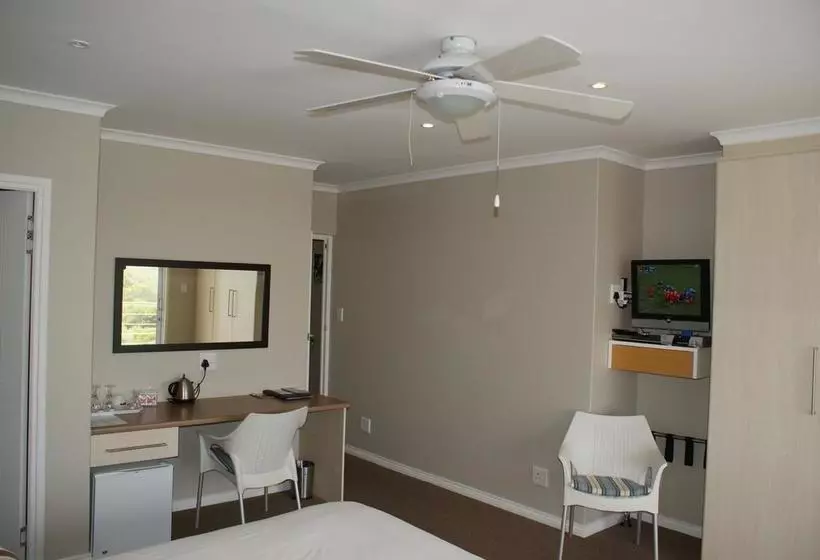 Aamiaismajoitus (B&B) Moya Manzi Beach House
