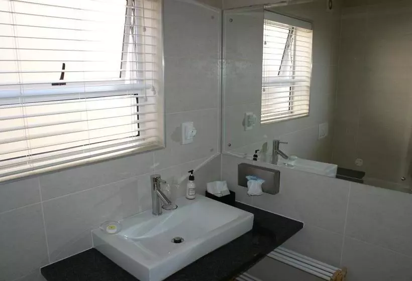 Aamiaismajoitus (B&B) Moya Manzi Beach House