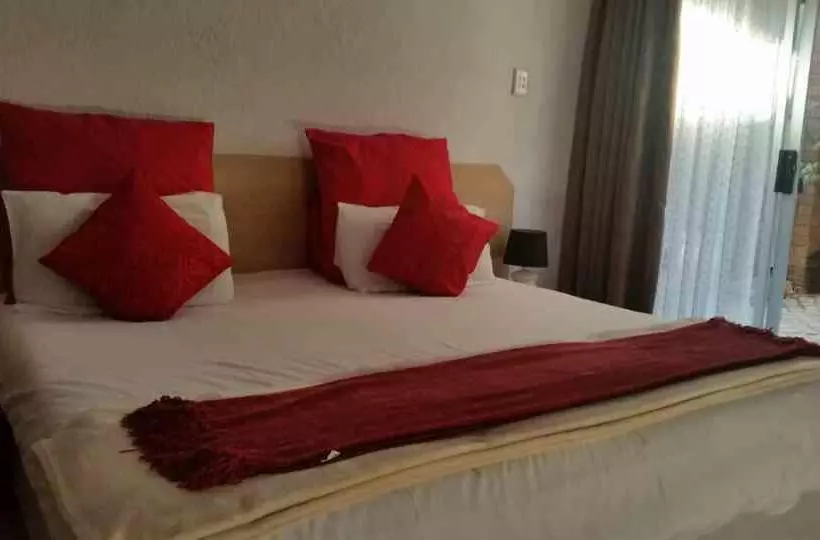 تختخواب و صبحانه Rolls Royce Guest House
