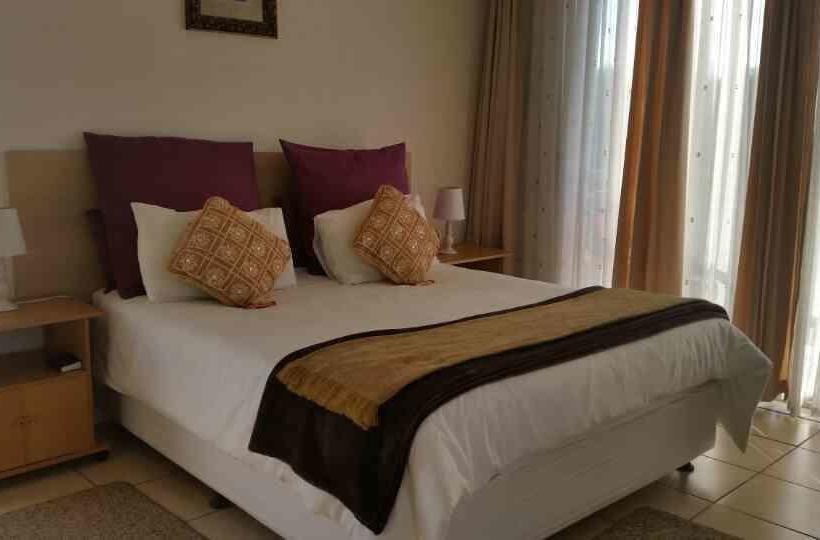 مبيت وإفطار Rolls Royce Guest House