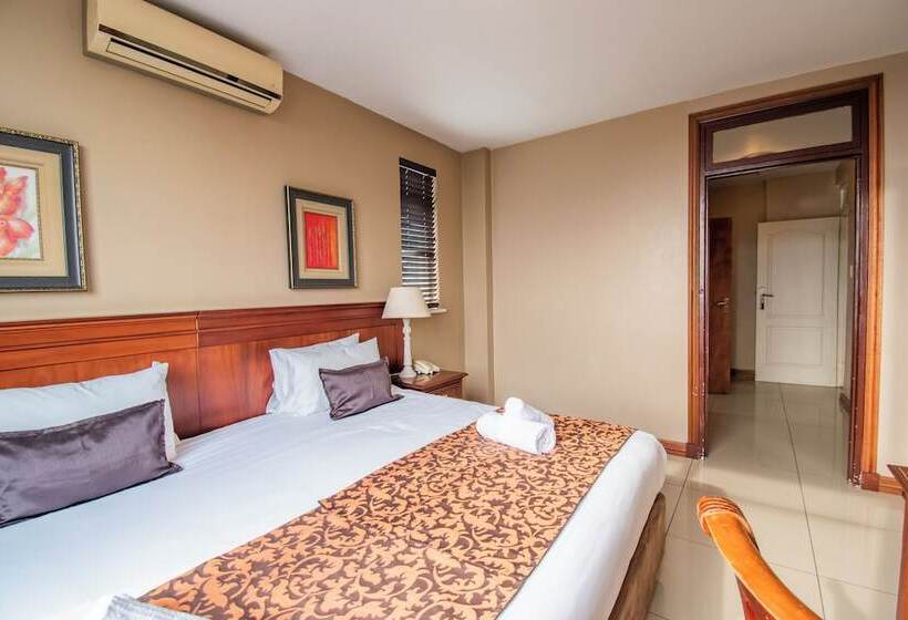 Emakhosini Hotel On East