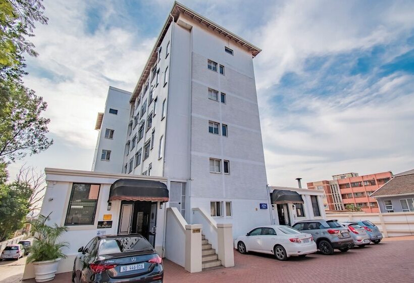 Emakhosini Hotel On East