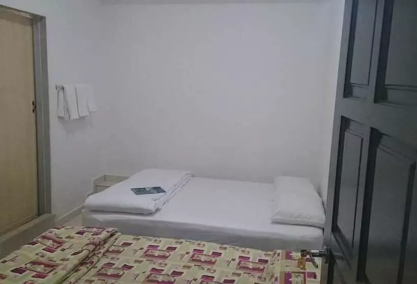 Hotel Axis