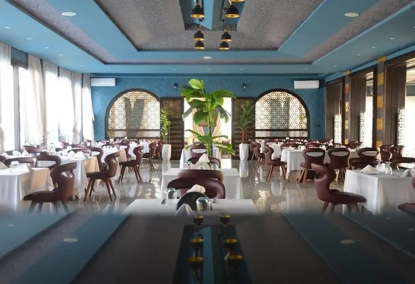 Hotelli DWO Mira Palace