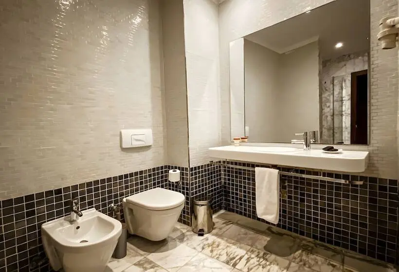 Hotelli DWO Mira Palace