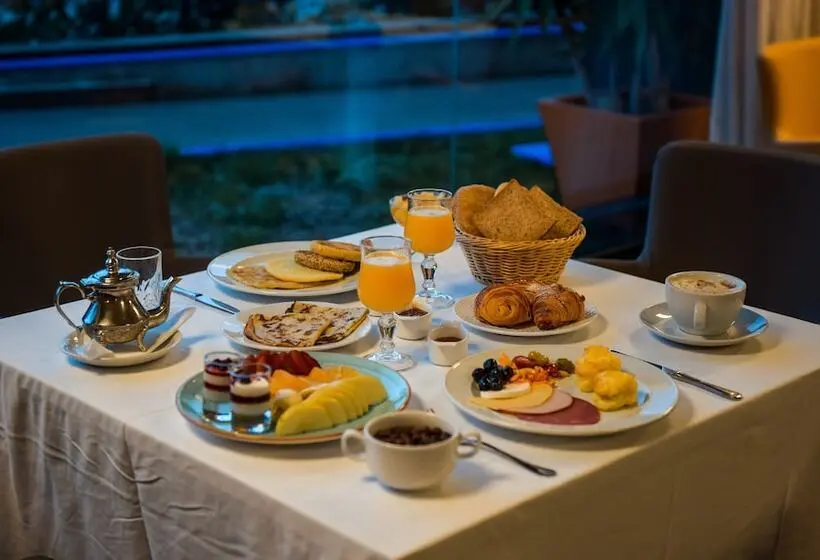 Hotelli DWO Mira Palace