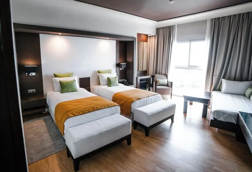 Hotelli DWO Mira Palace