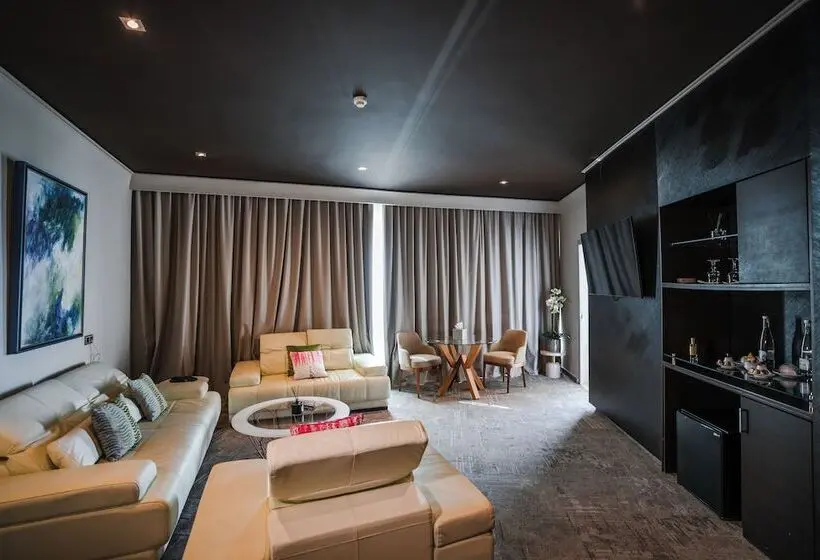 Hotelli DWO Mira Palace