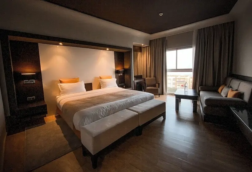 Hotelli DWO Mira Palace