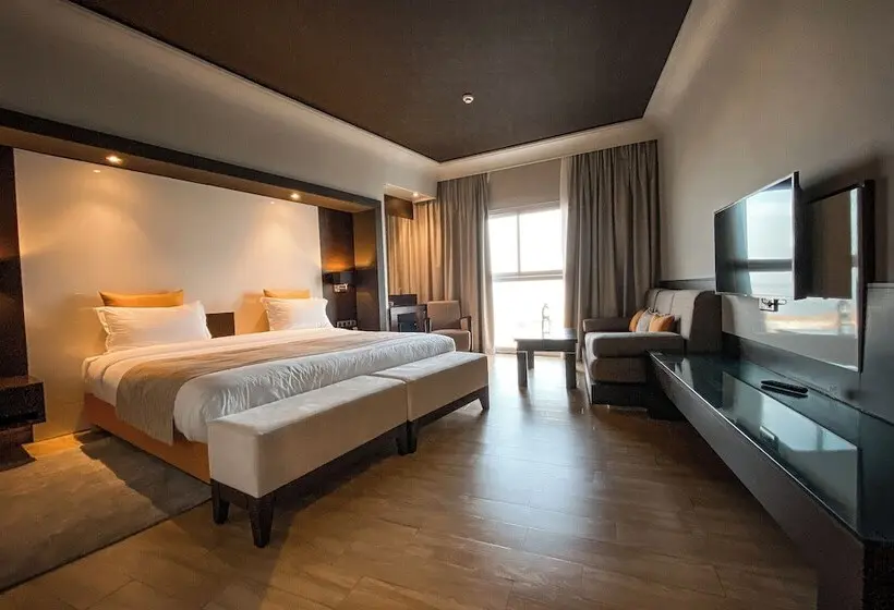 Hotelli DWO Mira Palace