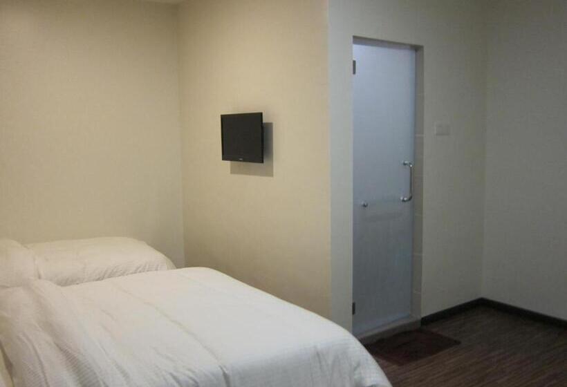 בית מלון כפרי Setia Inn