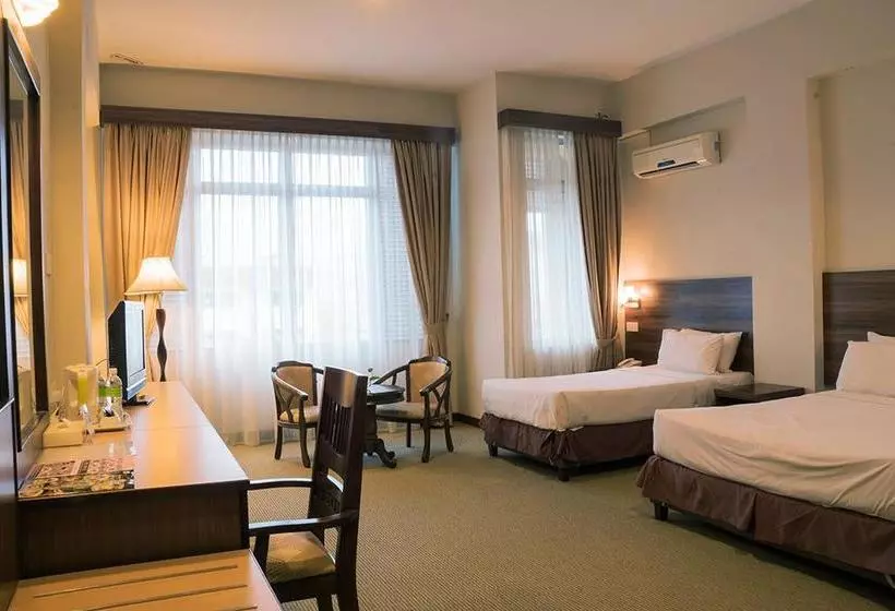 ホテル The Regency  Seri Warisan