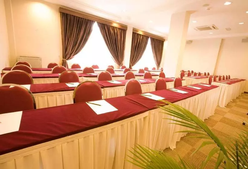 ホテル The Regency  Seri Warisan
