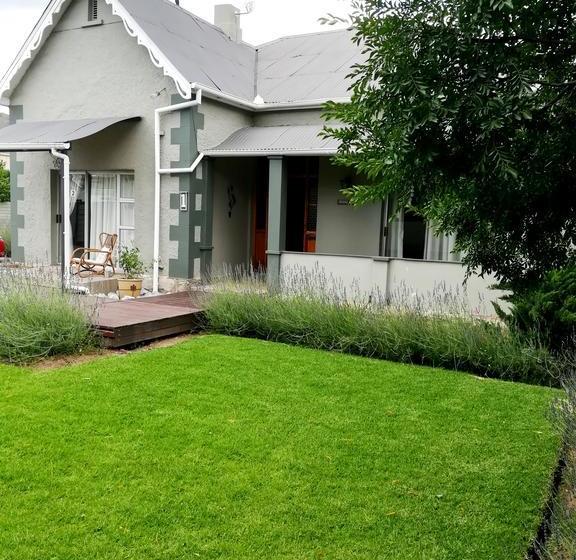 Tranquil House B&b @ 1 College Ave