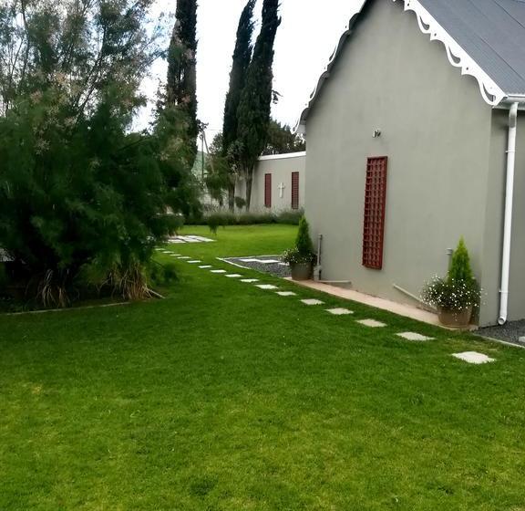 Tranquil House B&b @ 1 College Ave