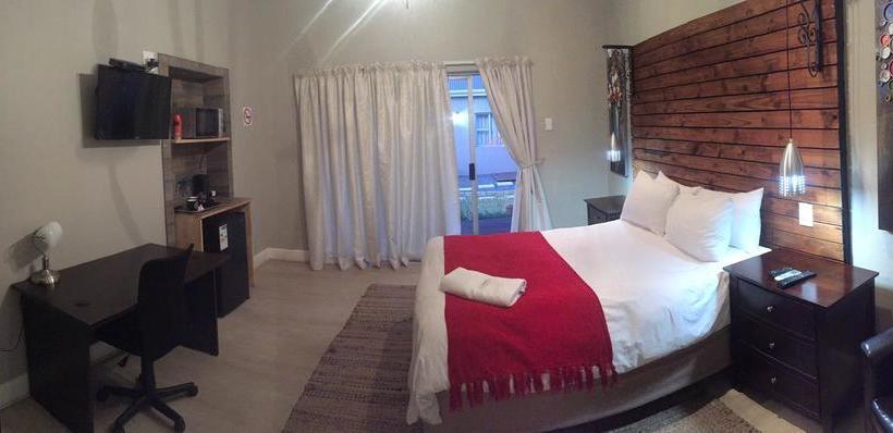 Tranquil House B&b @ 1 College Ave