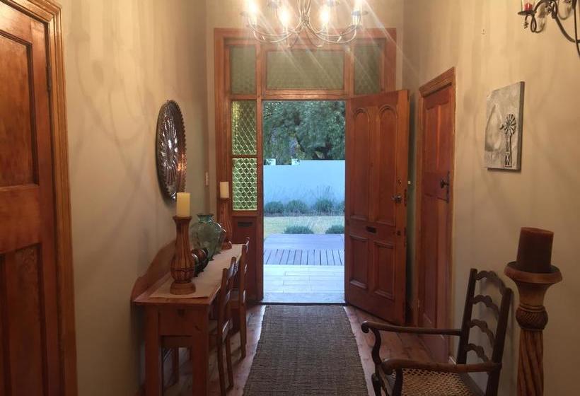 Tranquil House B&b @ 1 College Ave