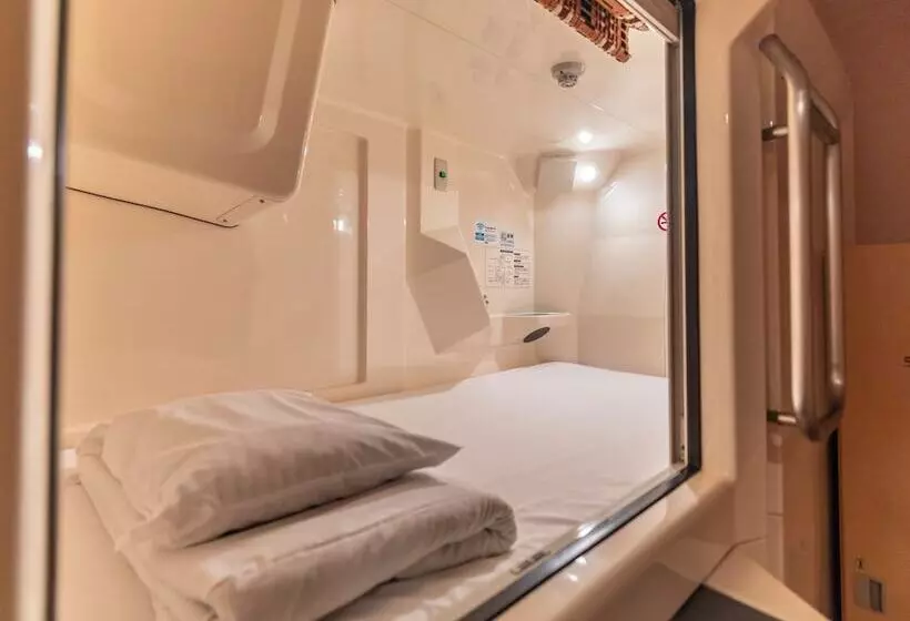 Hotelli Asahi Sauna Capsule Inn Hirosaki