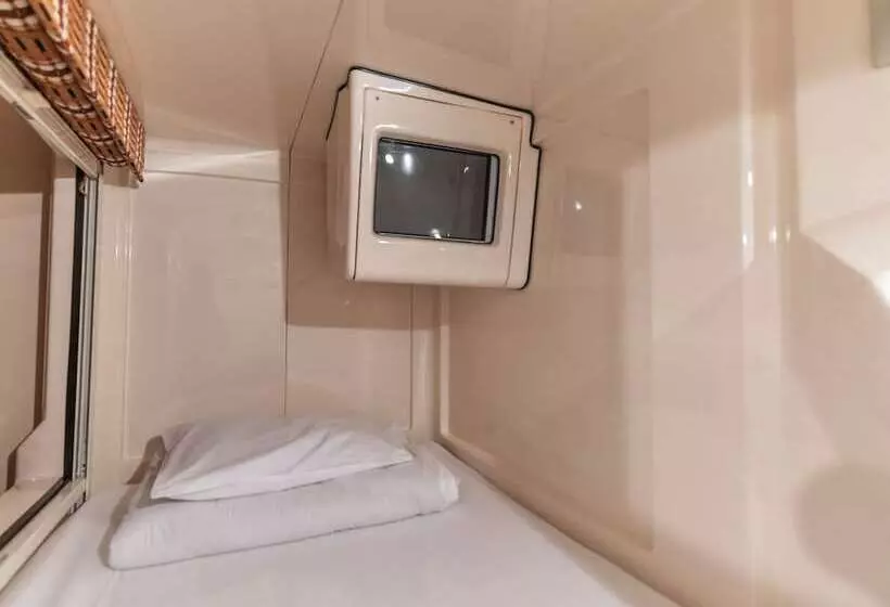 Hotelli Asahi Sauna Capsule Inn Hirosaki