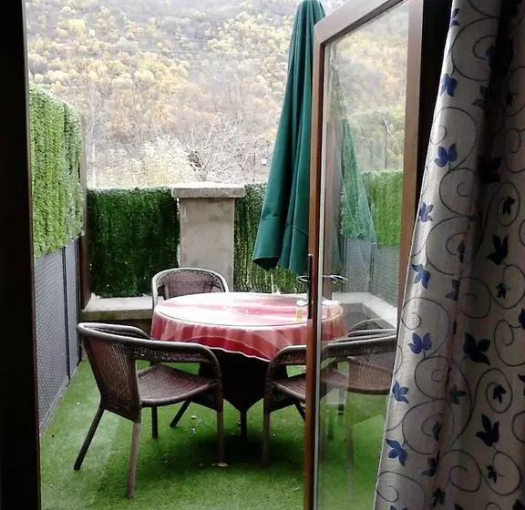 هاستل Boi Romanic Suites