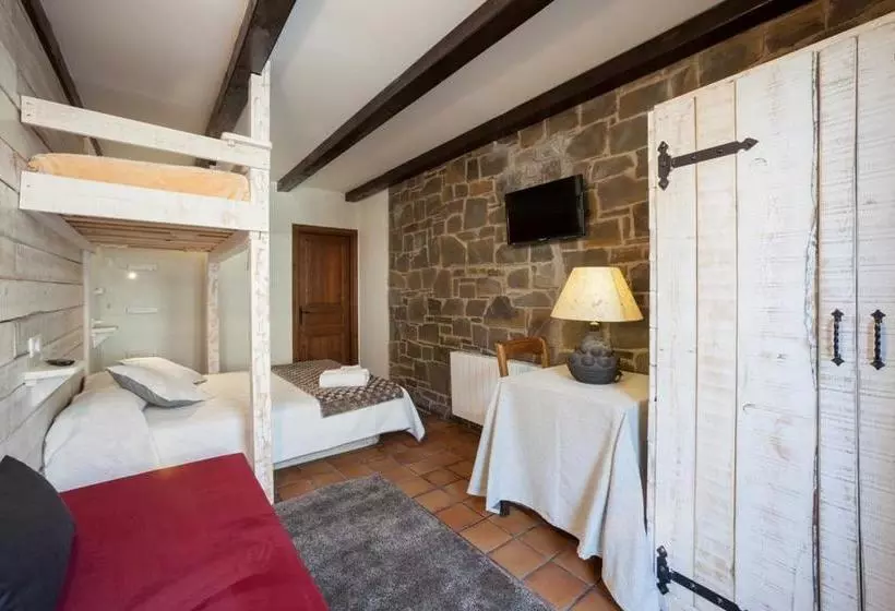هاستل Boi Romanic Suites