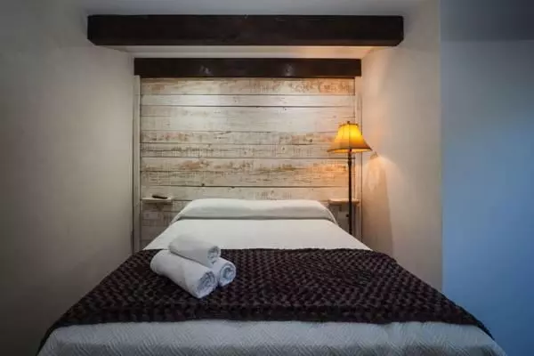 هاستل Boi Romanic Suites