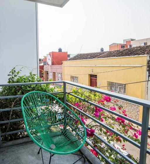 فندق صغير Hostal Tres Central