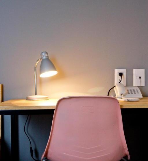 فندق صغير Hostal Tres Central