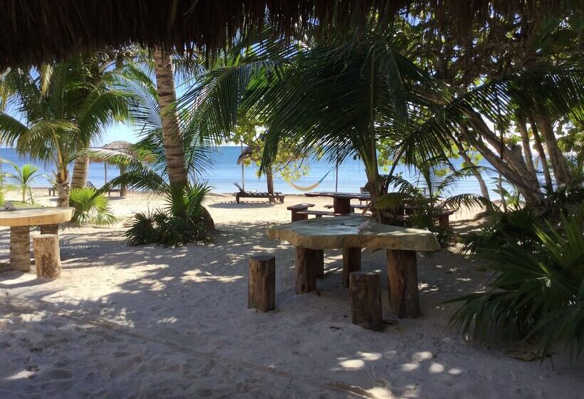 Hotelli Maya Luna Adults Only