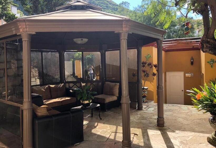 هتل Casona De Cantera