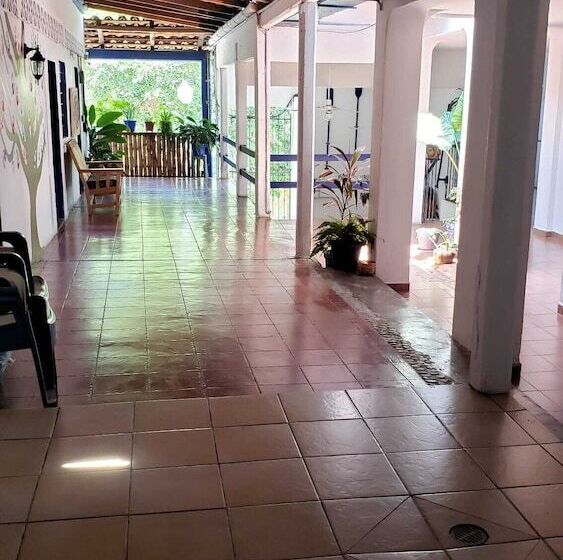 فندق & Hostal Mayflower