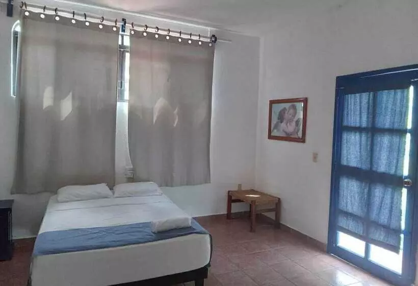 هتل & Hostal Mayflower