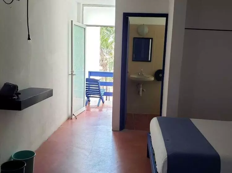 هتل & Hostal Mayflower