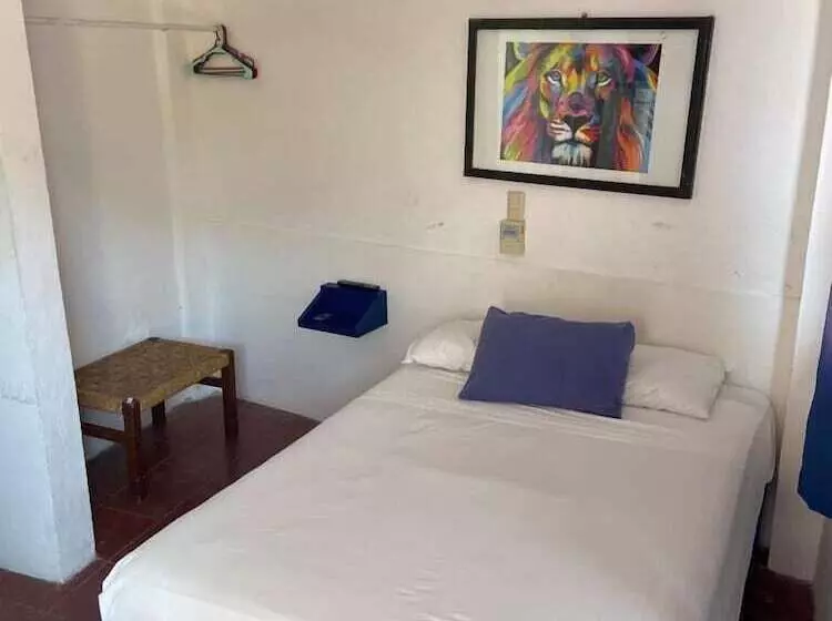 هتل & Hostal Mayflower