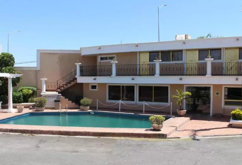 Hotelli La Villa