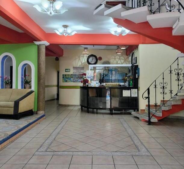 Hotelli Real Del Quijote A Sólo 50 Metros De La Playa