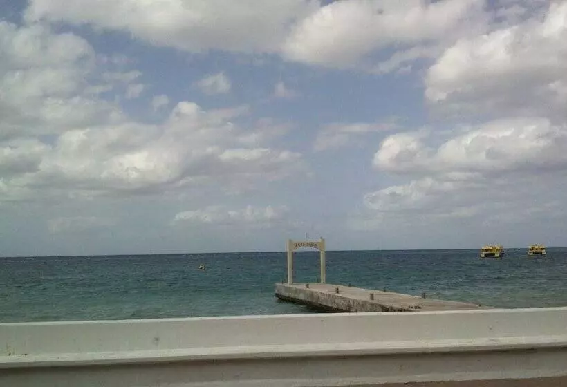 هتل Safari Inn
