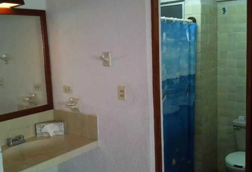 هتل Safari Inn
