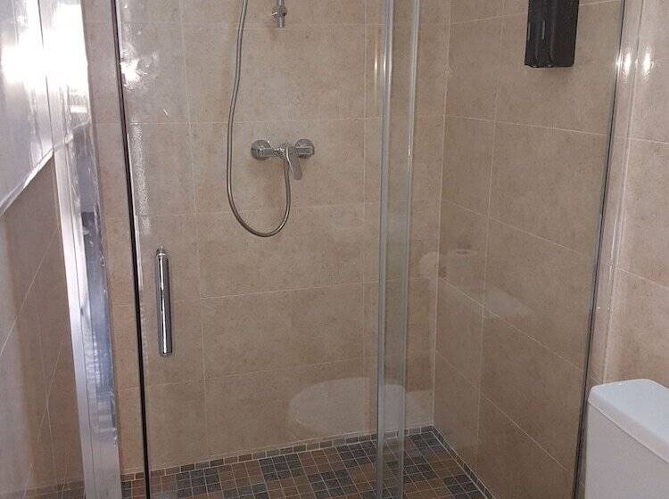 Hotell Auberge De Bagneux